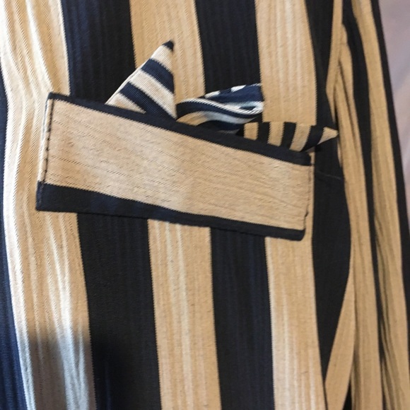 Perceptions- suit coat and skirt. W/ removable bib - Picture 10 of 13